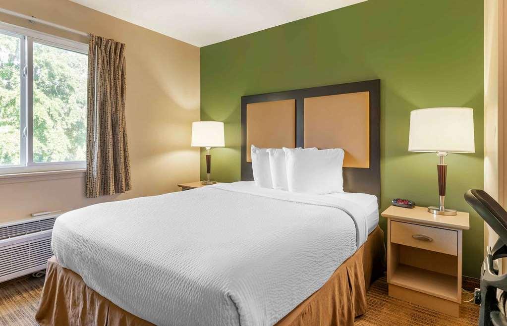 Extended Stay America Select Suites - Greenville - Haywood Mall Стая снимка