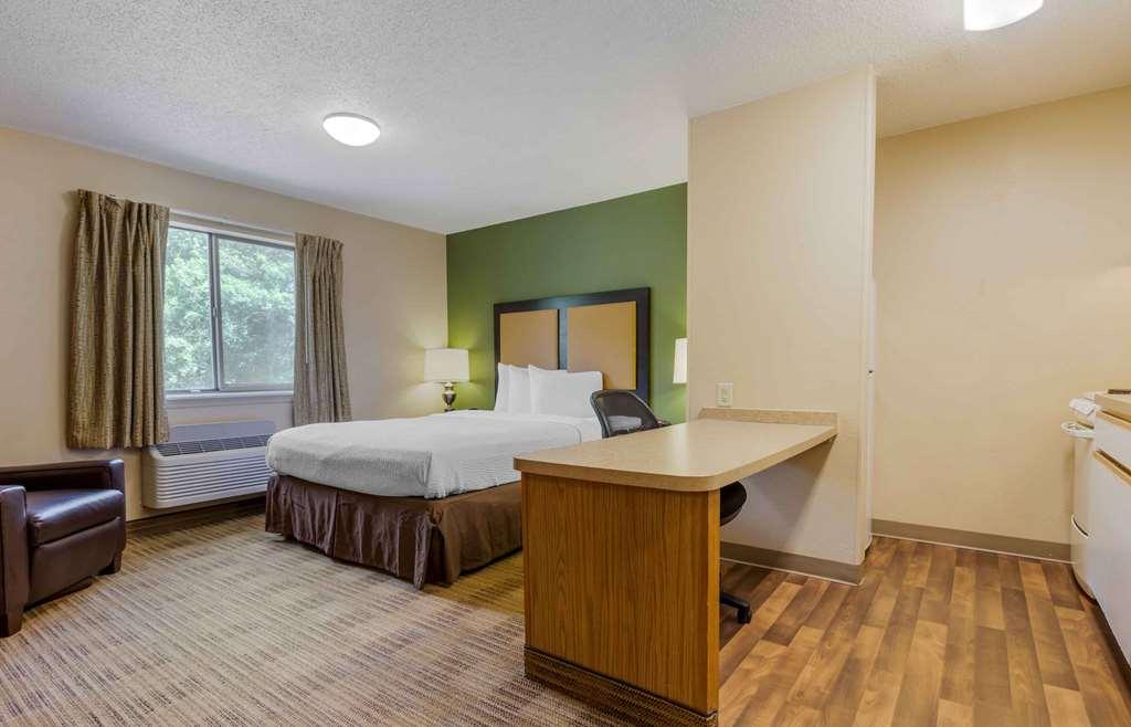 Extended Stay America Select Suites - Greenville - Haywood Mall Стая снимка