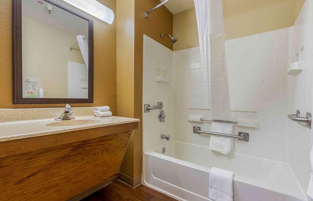 Extended Stay America Select Suites - Greenville - Haywood Mall Стая снимка